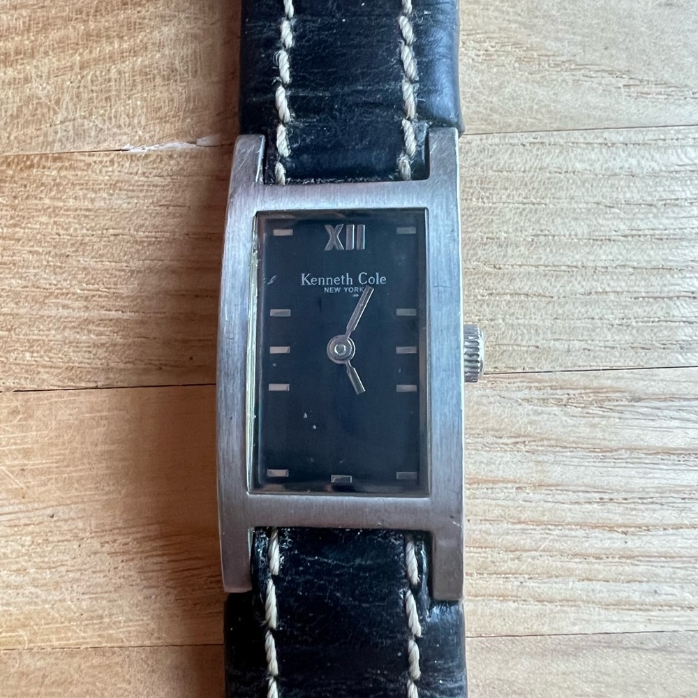 Kenneth Cole ladies black rectangular dial black leather watch NEW BATTERY